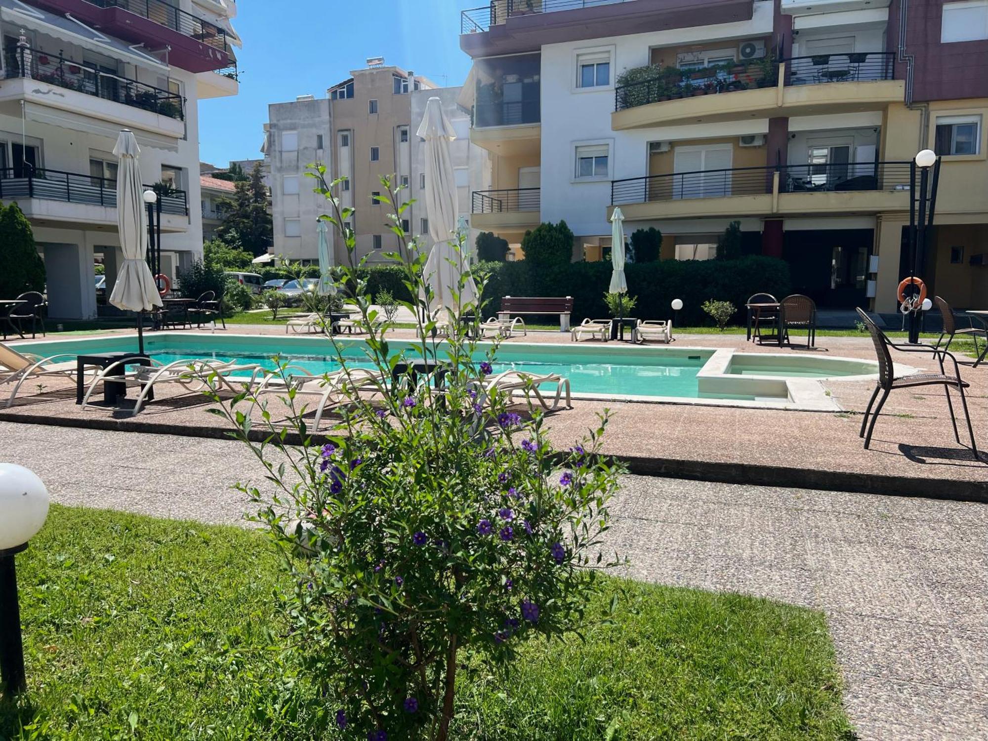 Damian'S Cozy Pool Apartment Peraía 외부 사진