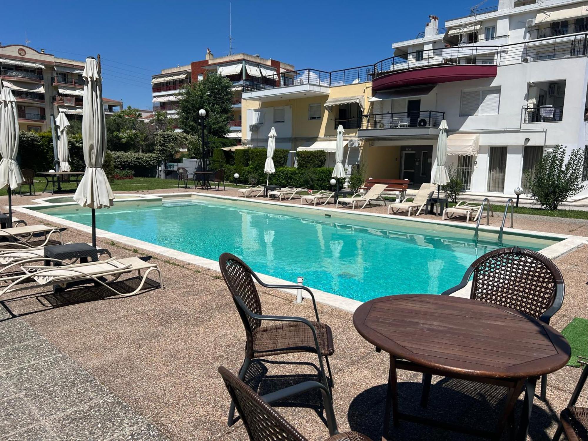 Damian'S Cozy Pool Apartment Peraía 외부 사진