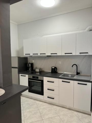 Damian'S Cozy Pool Apartment Peraía 외부 사진