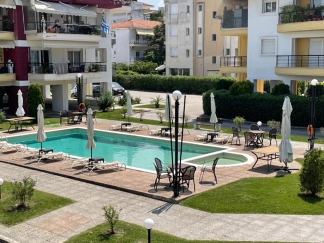 Damian'S Cozy Pool Apartment Peraía 외부 사진